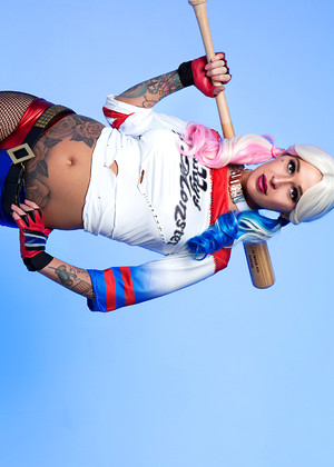 Kleio Valentien